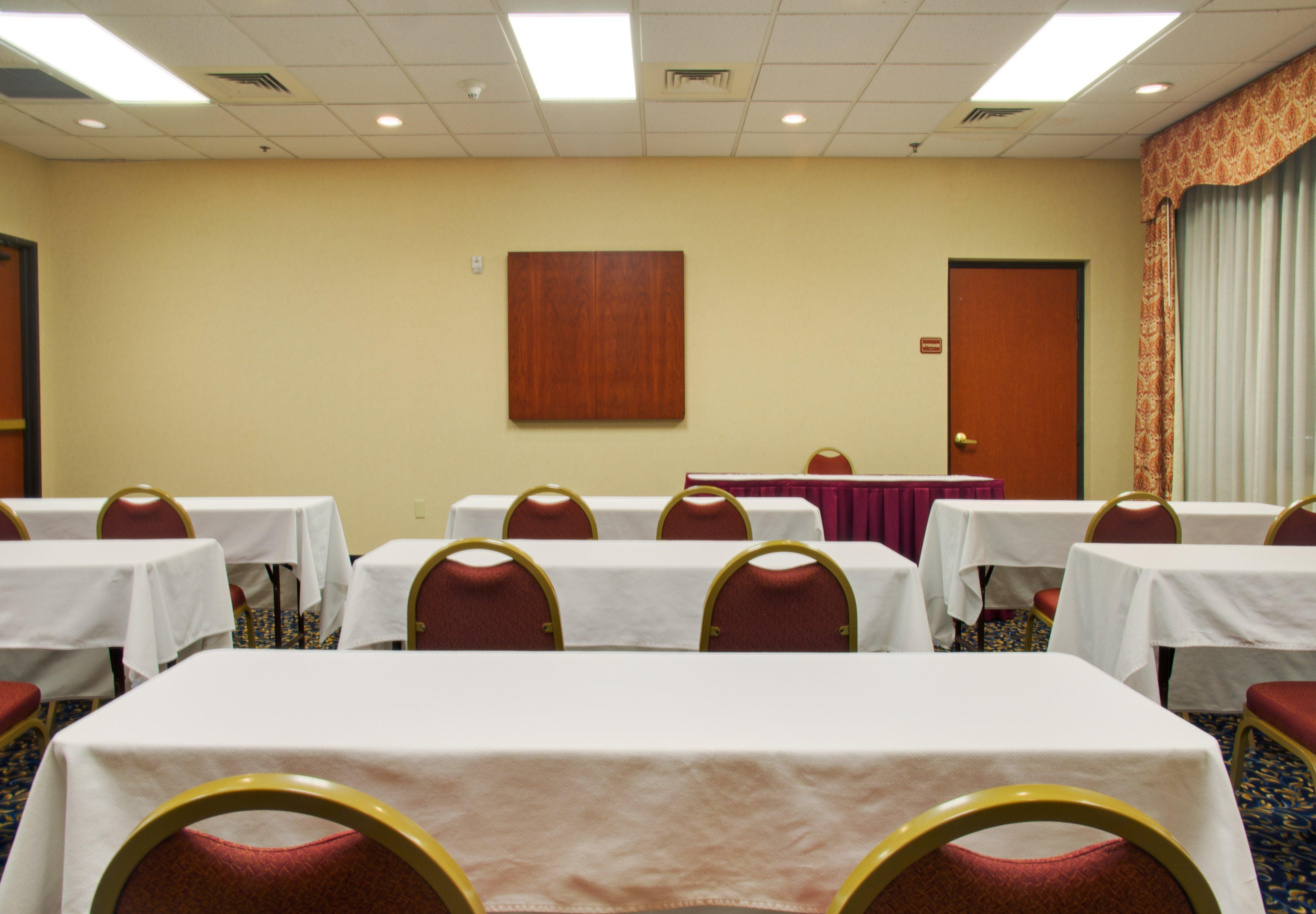 Holiday Inn Express & Suites Houston - Memorial Park Area By Ihg Luaran gambar