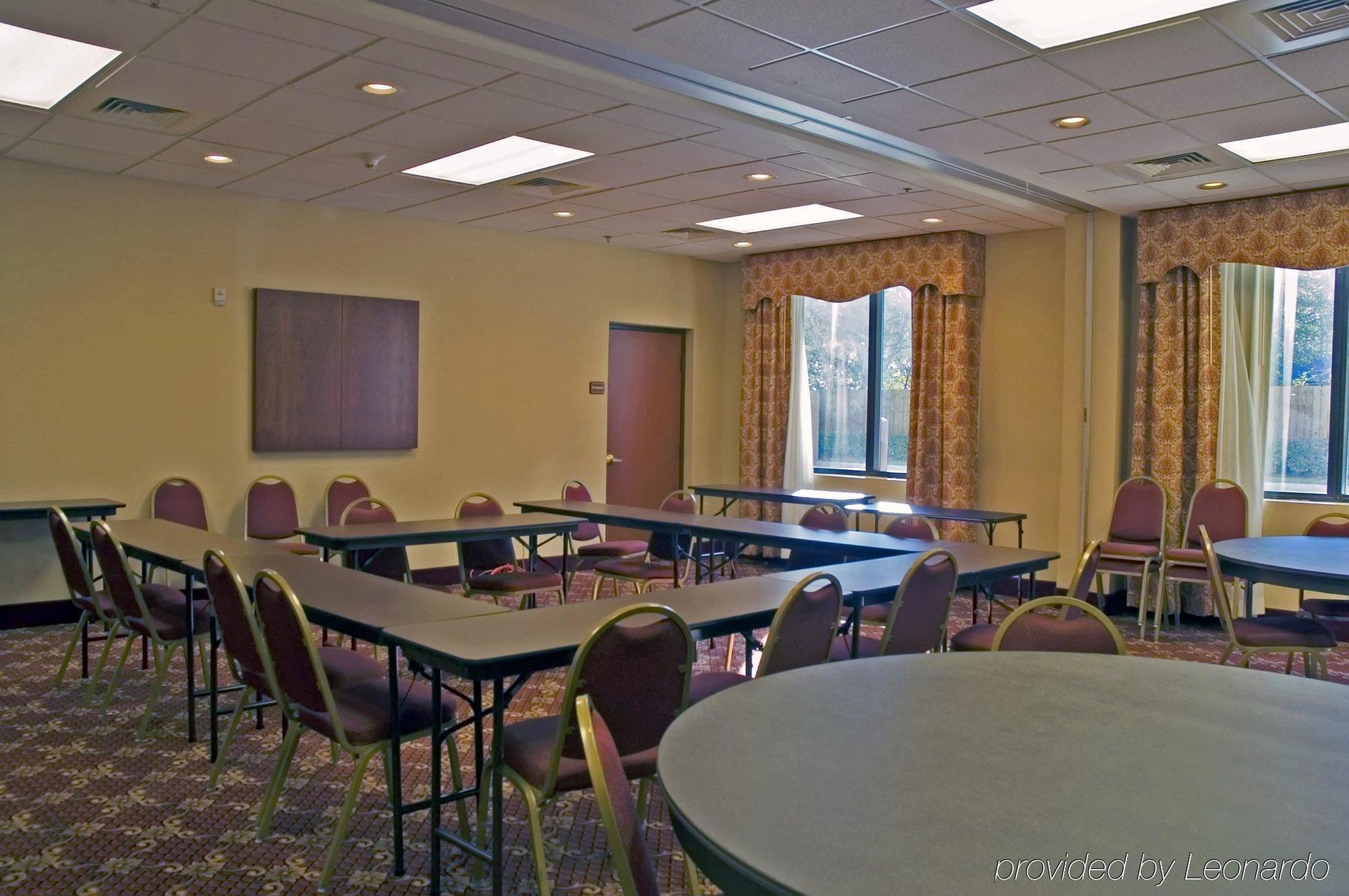 Holiday Inn Express & Suites Houston - Memorial Park Area By Ihg Luaran gambar