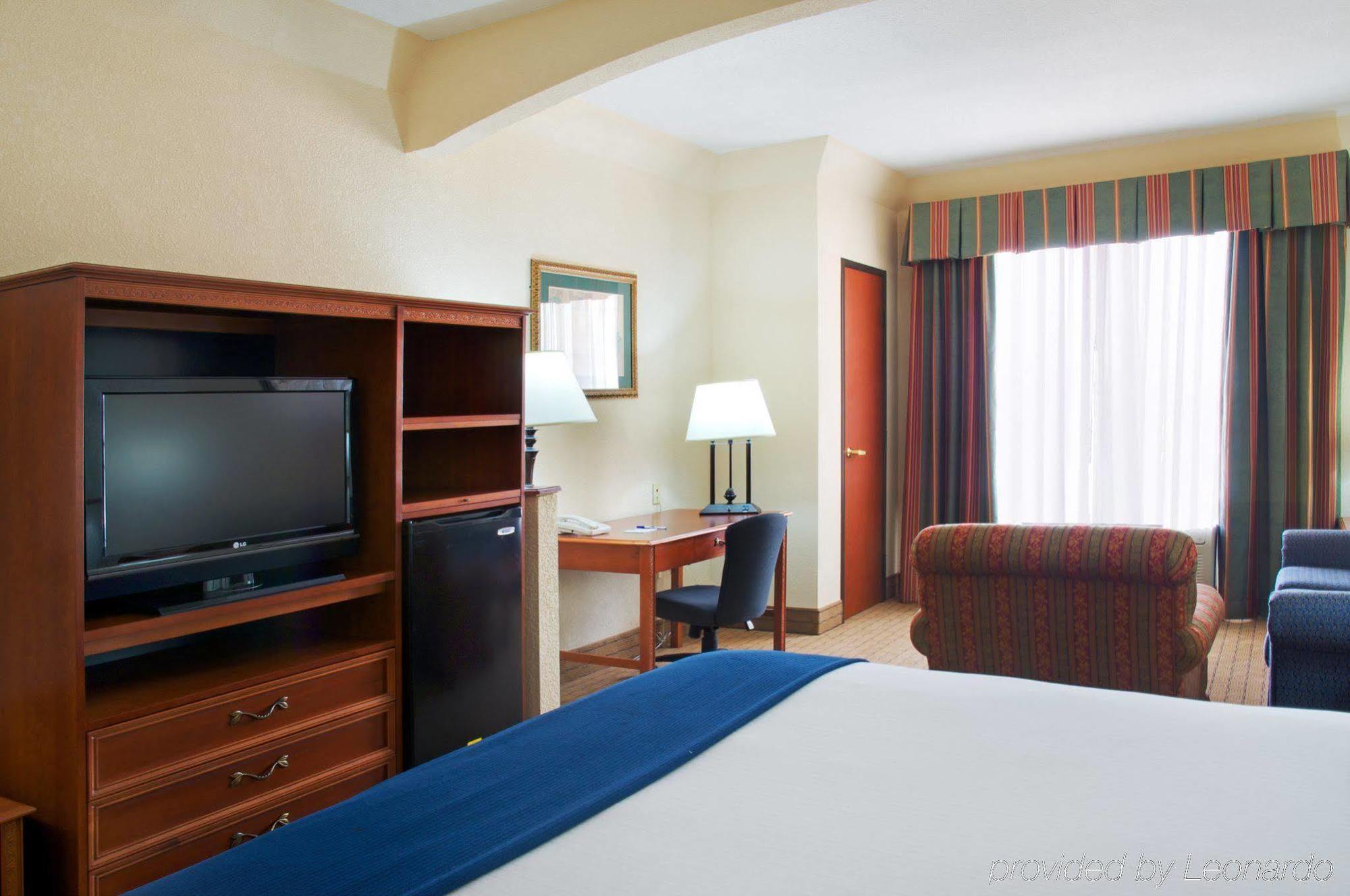 Holiday Inn Express & Suites Houston - Memorial Park Area By Ihg Luaran gambar