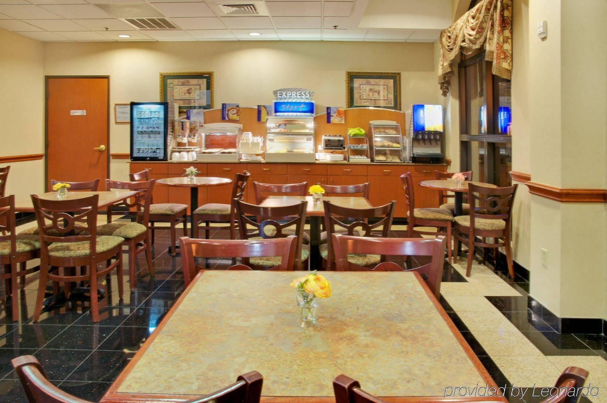 Holiday Inn Express & Suites Houston - Memorial Park Area By Ihg Luaran gambar