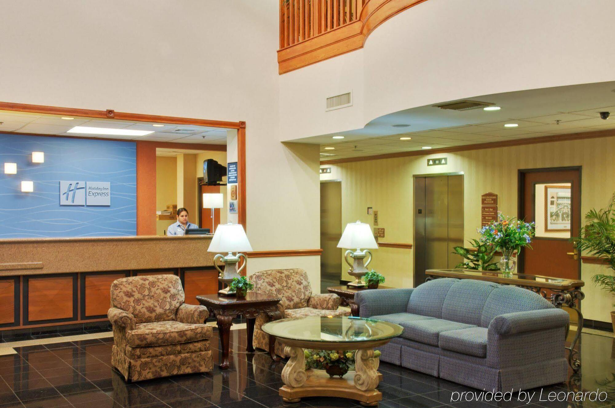 Holiday Inn Express & Suites Houston - Memorial Park Area By Ihg Luaran gambar